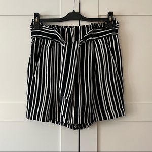Women’s high rise paper bag black and cream shorts